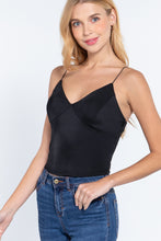 Load image into Gallery viewer, Crop Cami Satin Knit Top
