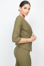 Load image into Gallery viewer, 3/4 Sleeves Blazer &amp; Capri Pants Set
